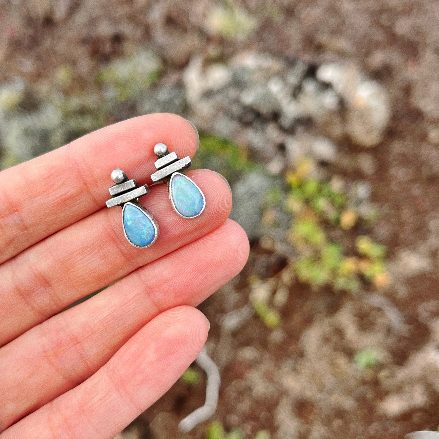 circle & lines symbol stud earrings