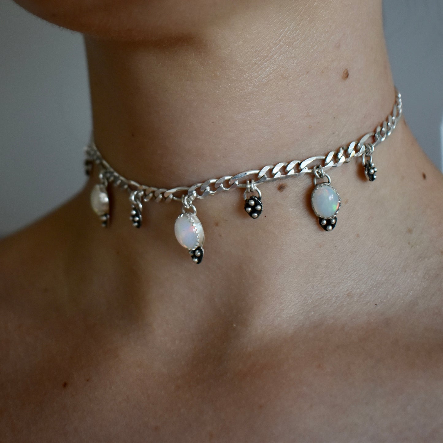 opal dots ᠅ choker necklace