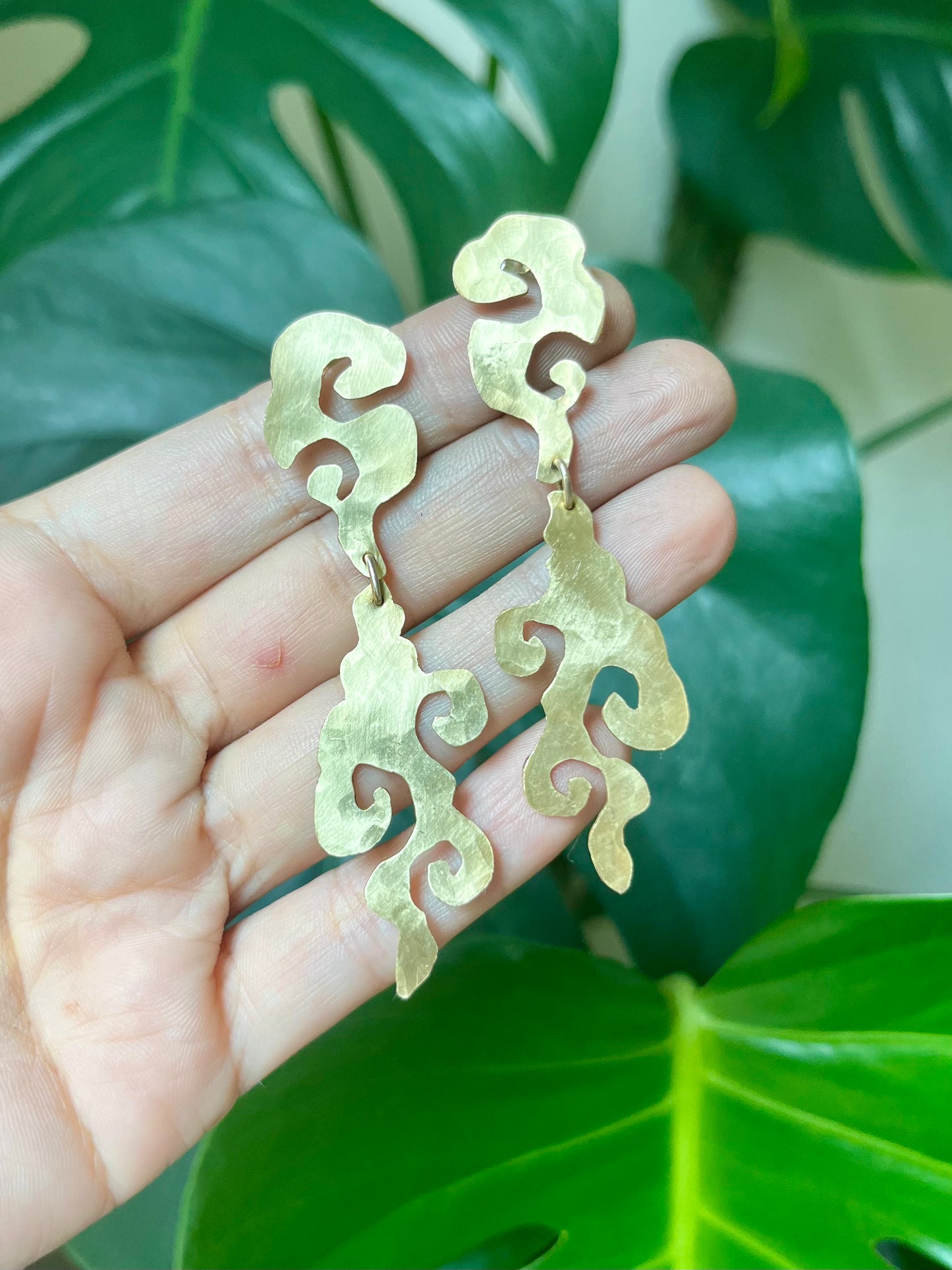 umo earrings in silver & brass