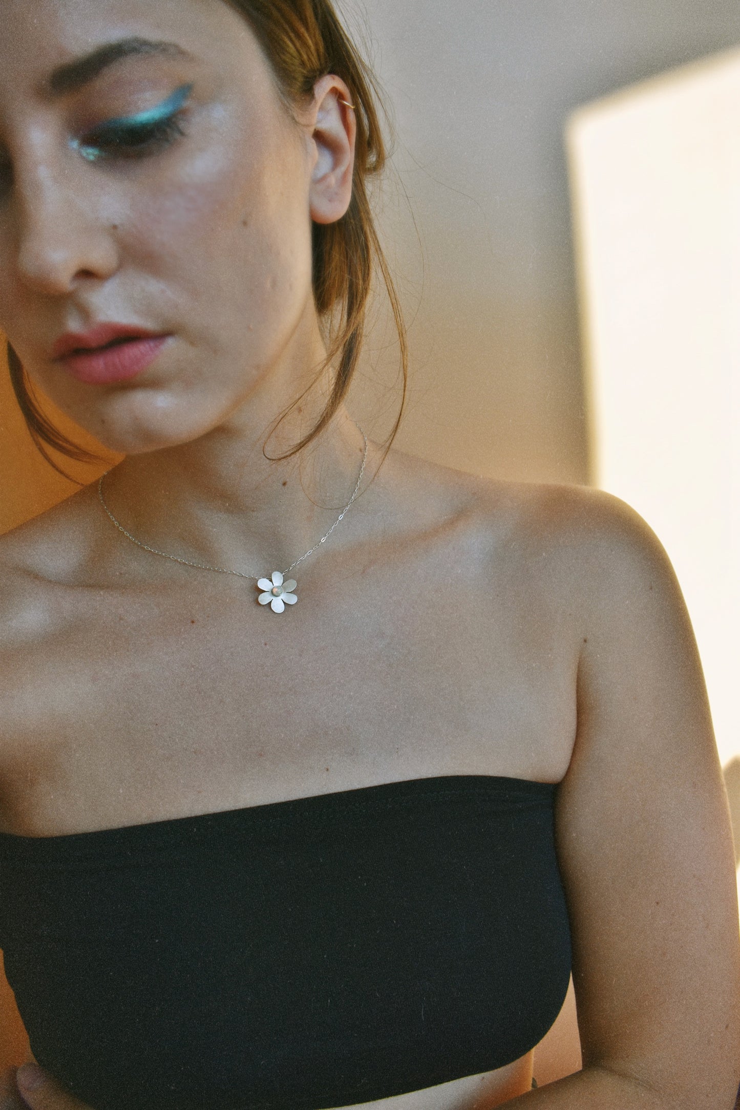 lil daisy pendant