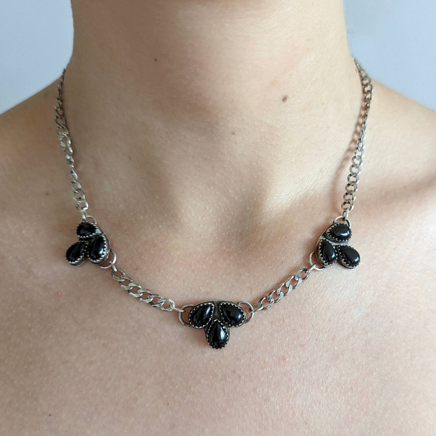 curb chain tear-drop gemstone necklace