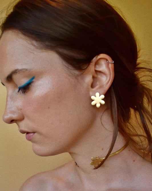 mini daisy earrings [gold or silver]