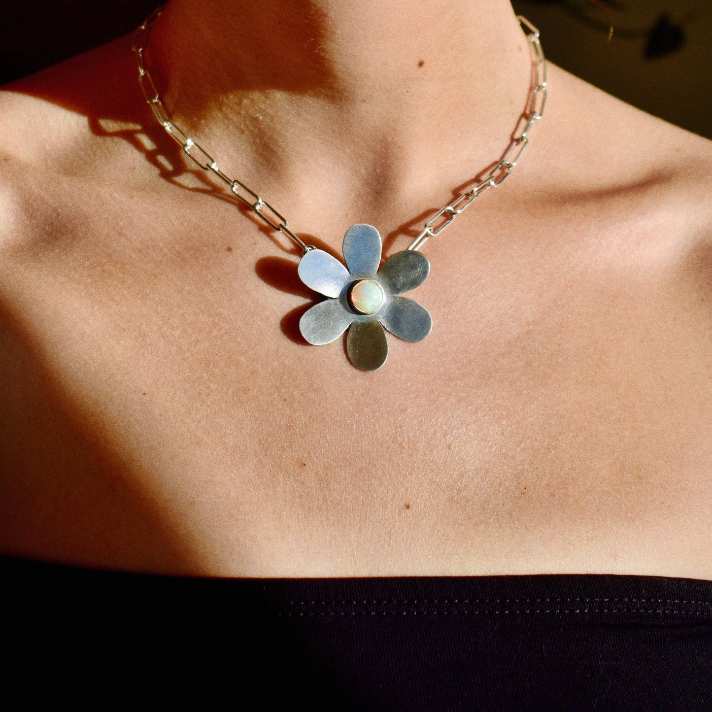 big daisy necklace