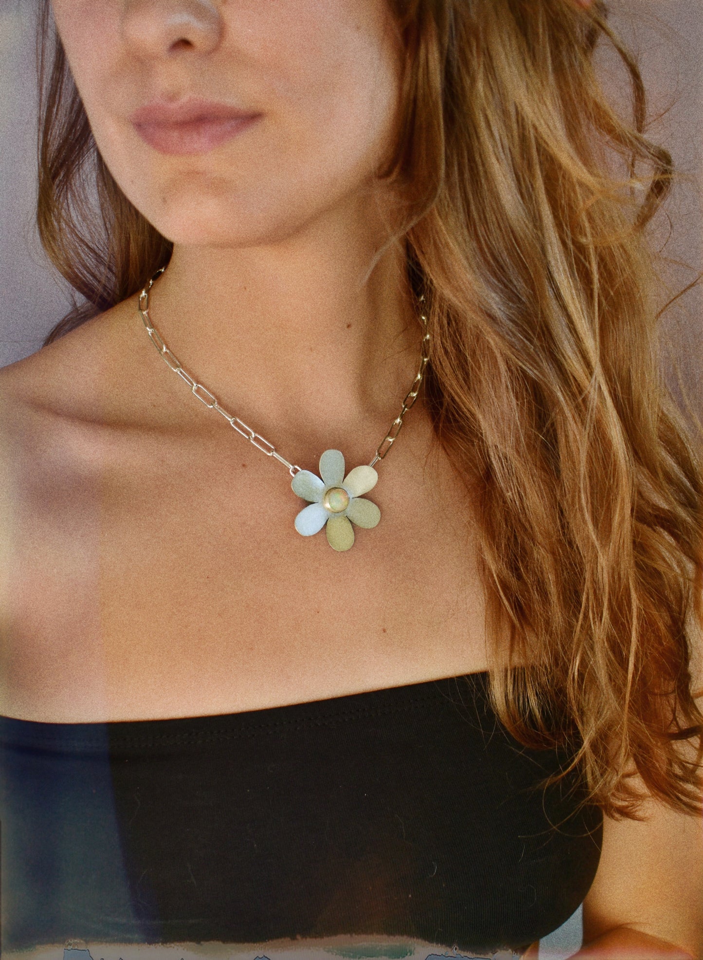 big daisy necklace
