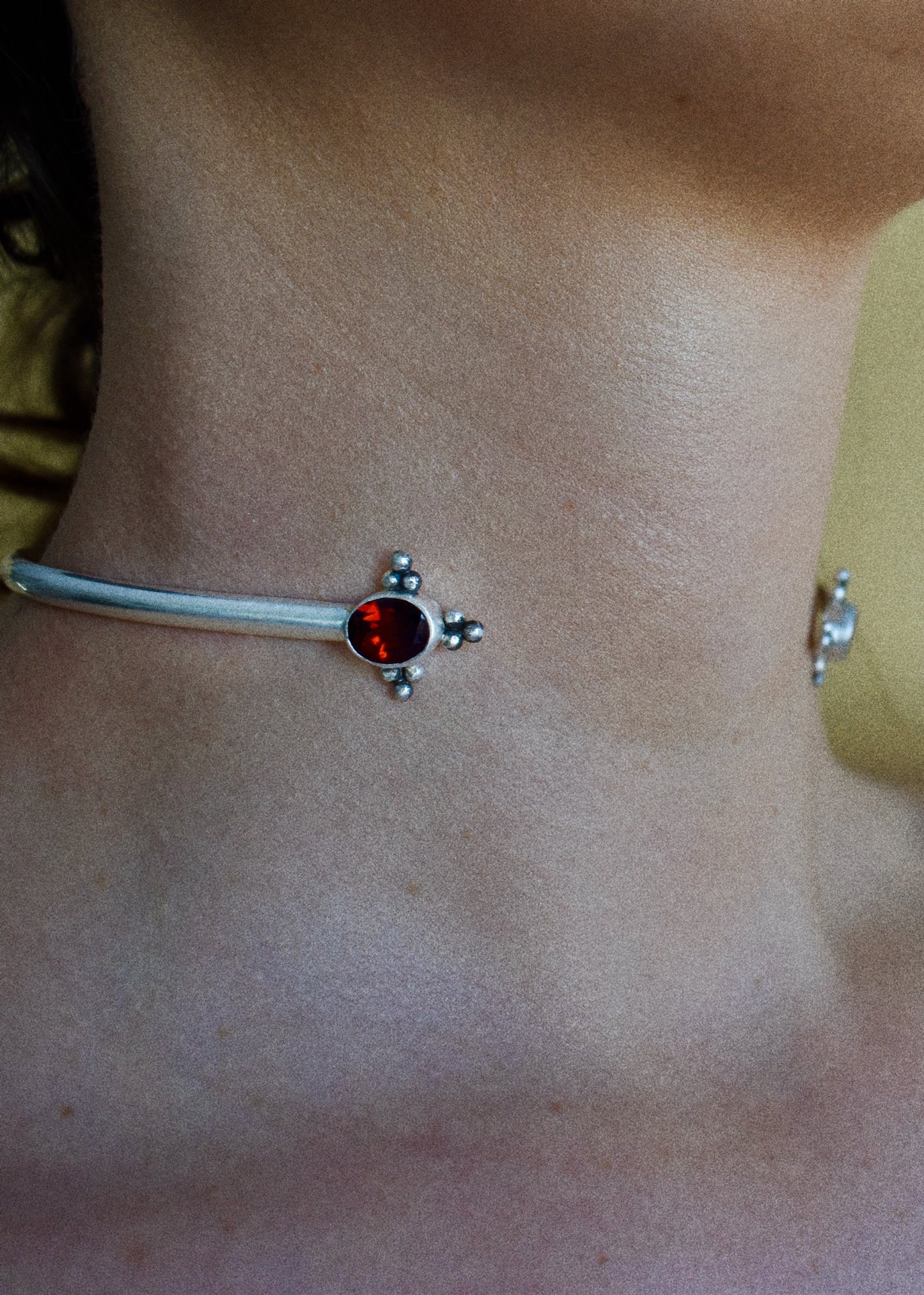 garnet choker cuff ∴ 11in // 28cm in length