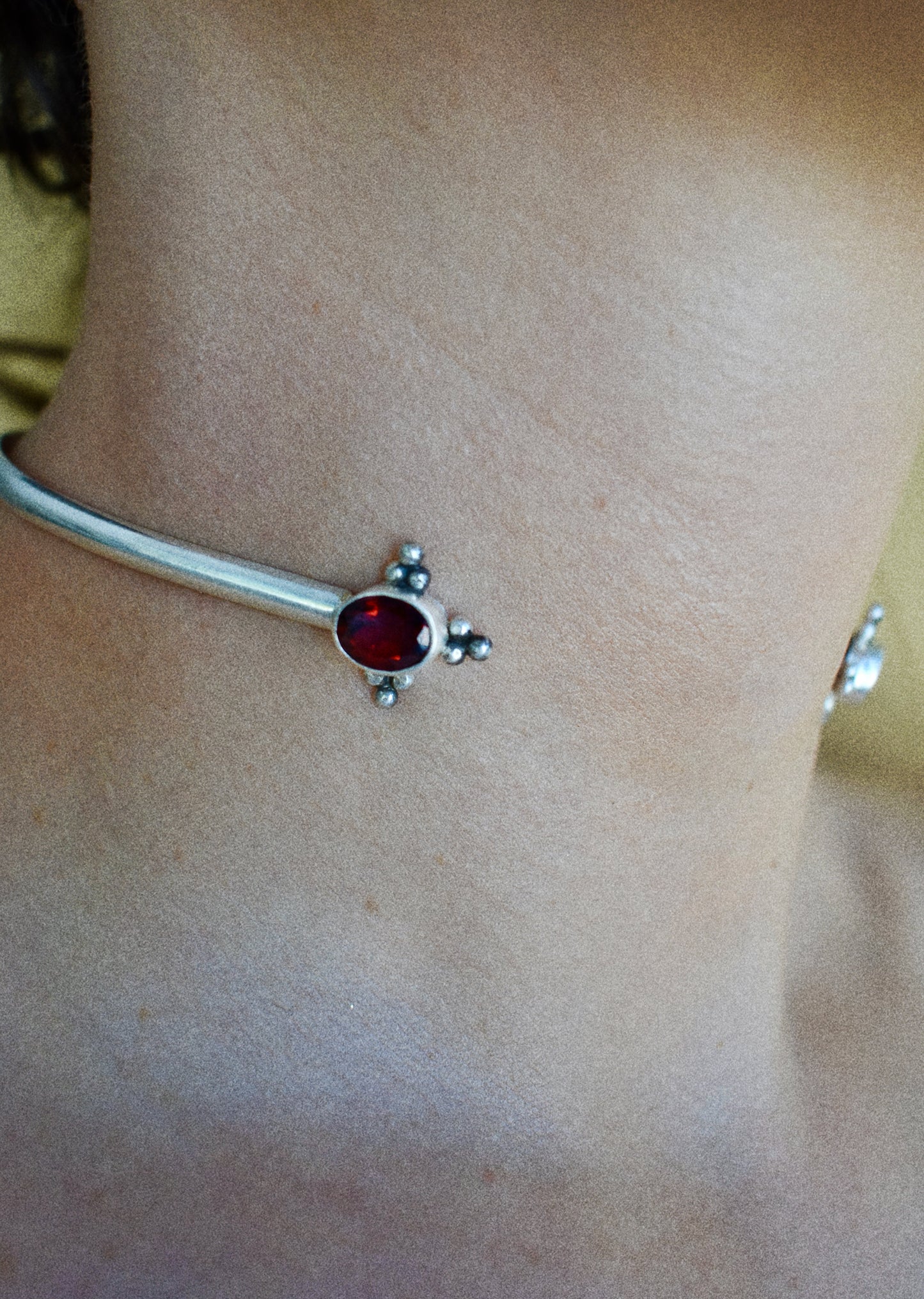 garnet choker cuff ∴ 11in // 28cm in length